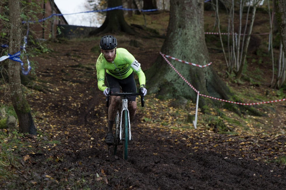 GJØRMEGRAV: I mangel av sandgrav hadde kross-løypa på Varatun en gjørmegrav. Foto: Bengt Ove Sannes Norgescup kross 2019 Sandnes