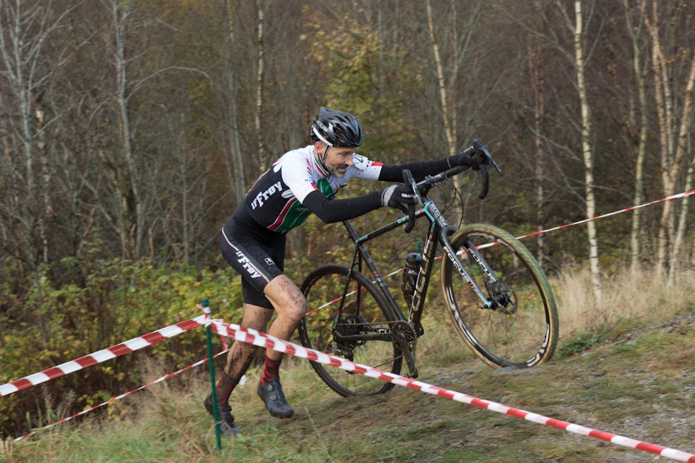 PUSHBIKE: Thomas Færgestad i motbakke. Foto: Bengt Ove Sannes norgescup kross 2019 Sandnes