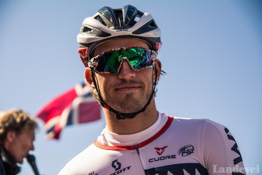 sondre holst sondre holst