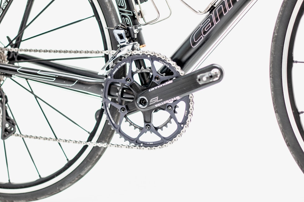 ETTERTRAKTET: Cannondales egen Hollowgram SL-krank er ettertraktet på bruktmarkedet. Den var lettere og stivere enn andre metallkranker for 10 år siden. Foto: Henrik Alpers/Landevei Caad9-3