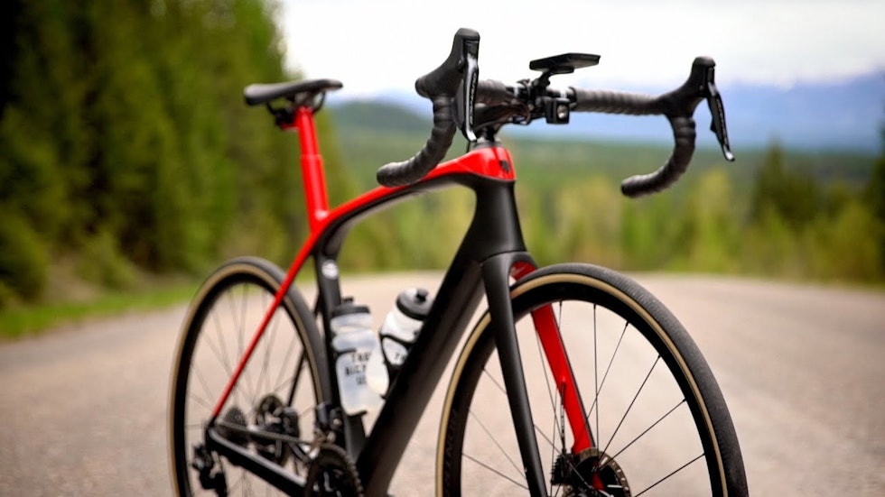 FULLDEMPET: Trek Domane+ LT. Liten demper foran og bak - samt elmotor fra Fazua. Fremtiden? Trek domane+ lt