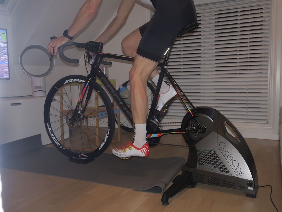 FINT TRÅKK: CycleOps H2 har jevn og smidig gang og yter motstand helt opp til 2000 watt og 20% stigning. FINT TRÅKK: CycleOps H2 har jevn og smidig gang og yter motstand helt opp til 2000 watt og 20% stigning.