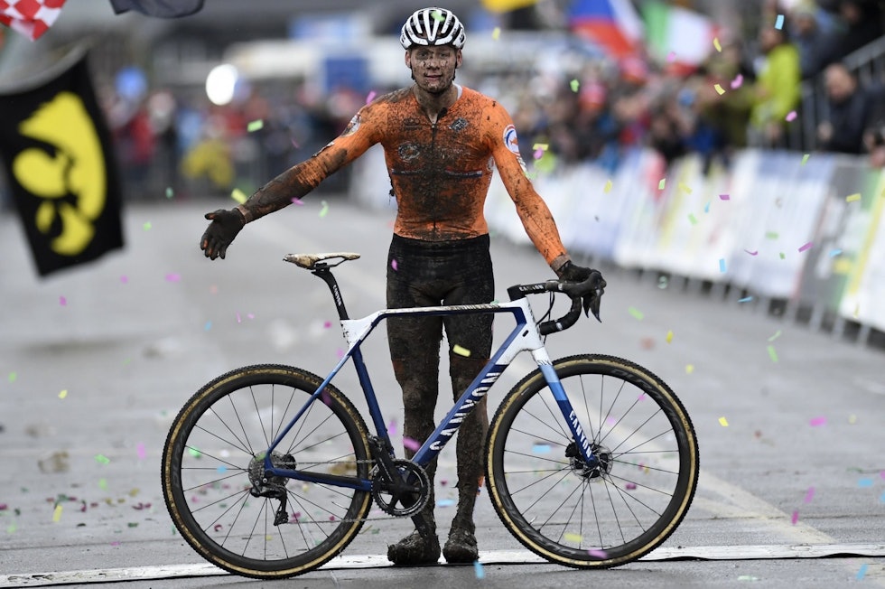 INGEN CROSS-ELSYKLER: Sykler i denne kategorien forblir et konkurranseverktøy - uten motor. Foto: Cor Vos. mathieu van der poel