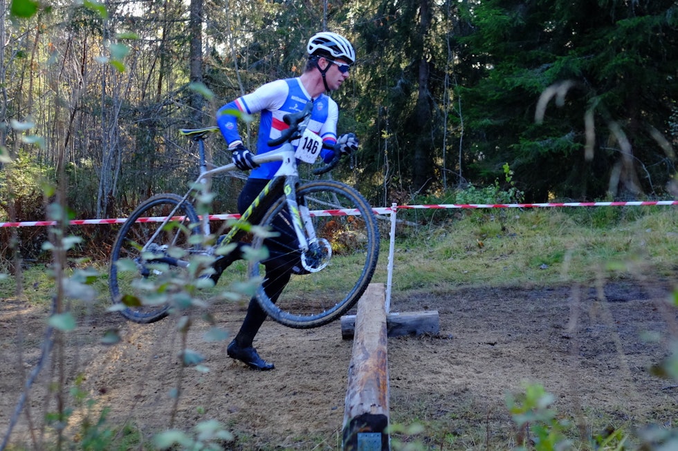 RUNDE PÅ RUNDE: Vegard Løvdal på vei mot andreplass. Foto: Benjamin Werner Trønderkross 2019 i bilder Foto: Benjamin Werner