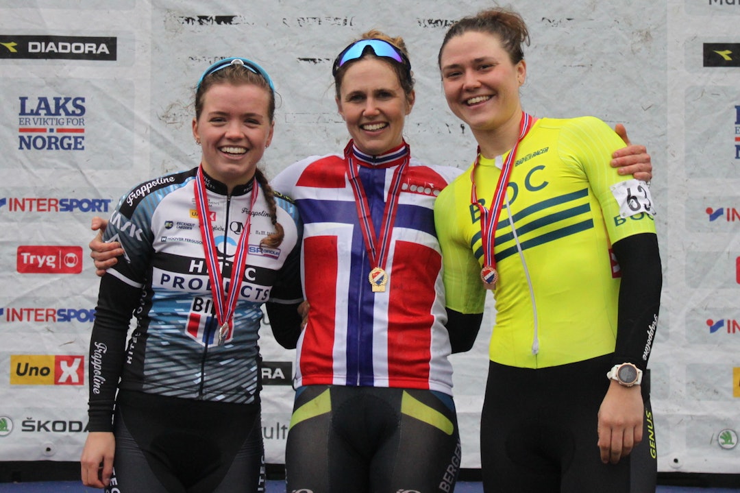 Ingrid Moe tok NM-gullet foran Susanne Andersen på andreplass, mens Line Marie Gulliksen tok bronsemedaljen. Foto: Cato Karbøl Ingrid Moe tok NM-gullet foran Susanne Andersen på andreplass, mens Line Marie Gulliksen tok bronsemedaljen. Foto: Cato Karbøl
