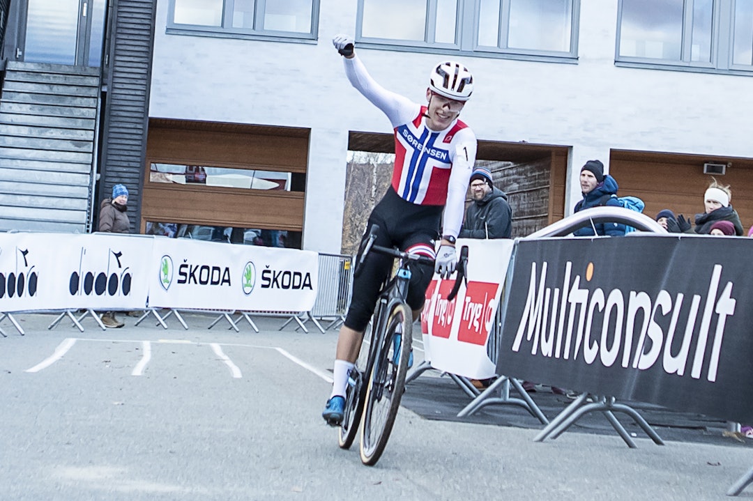 NM-GULL: Tobias Johannessen beholder NM-trøya i kross. Foto: Pål Westgaard NM-GULL: Tobias Johannessen beholder NM-trøya i kross. Foto: Pål Westgaard