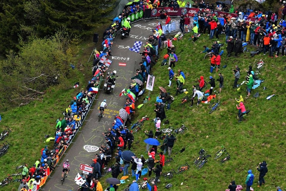 BRUTAL: En av sportens mest kjente klatringer, Monte Zoncolan, med vanvittige stigningsprosenter. Foto: Cor Vos hva er en grand tour - giro d'italia, monte zoncolan
