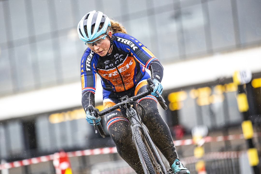 SEIER I SIKTE: Elisabeth Sveum på vei mot førsteplass i sitt første Bjerkekross. Foto: Pål Westgaard Bjerkekross 2019 ble en tung og våt affære Foto: Pål Westgaard