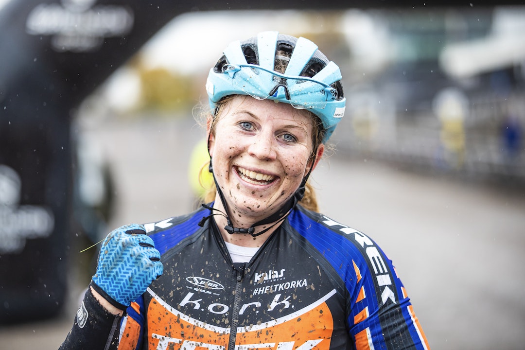SEIERSSMIL: Elisabeth Sveum vant Bjerkekross på første forsøk. Foto: Pål Westgaard Bjerkekross 2019 ble en tung og våt affære Foto: Pål Westgaard