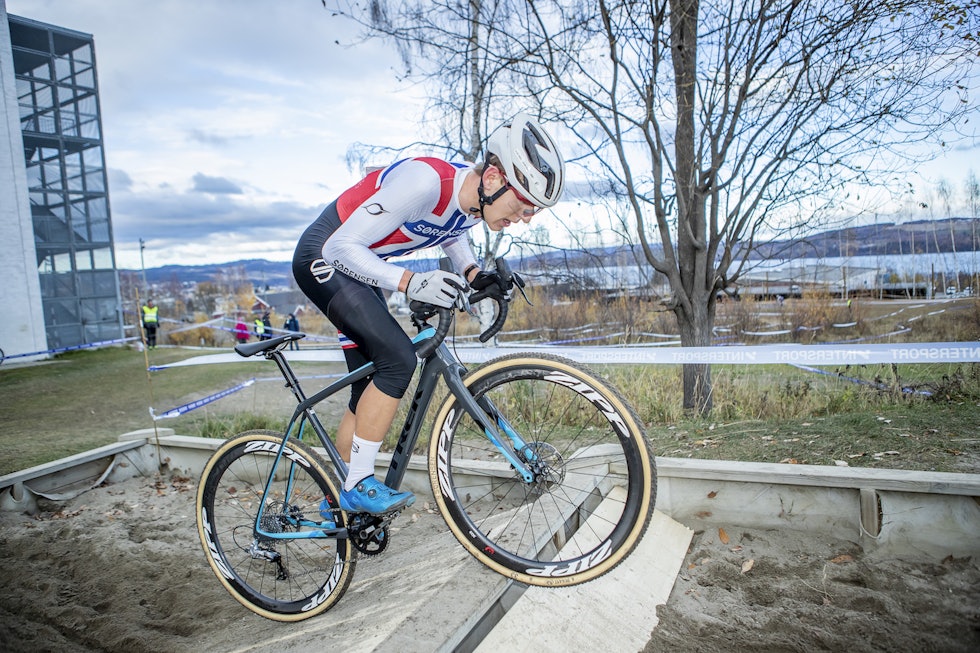 KROSS-KLAR: Regjerende norgesmester i kross, Tobias Johannessen, har mistet mesteparten av sykkelsesongen på grunn av skader og gleder seg derfor ekstra til årets kross-sesong. Foto: Pål Westgaard