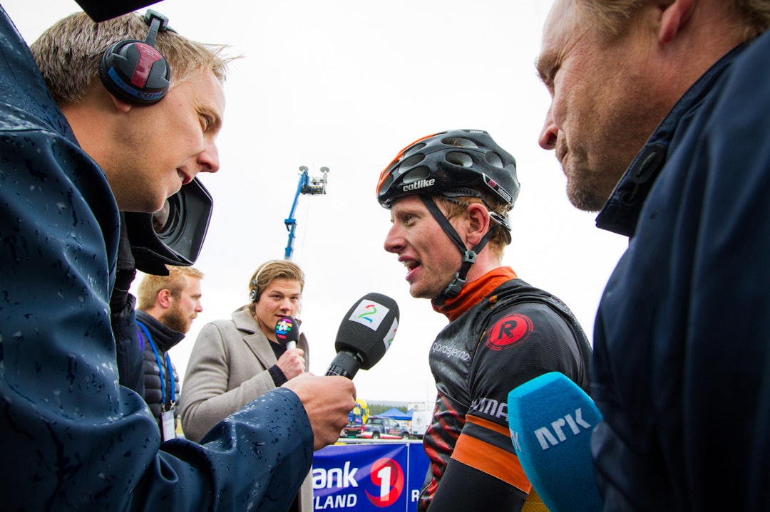 INTERVJU: Før en haug med intervjuer ventet. (foto: Snorre Veggan) tourofnorway-2072a