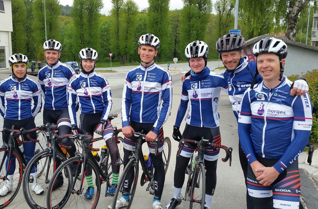 WATT-STERKE KARER: Deler Kristiansands CKs bidrag til SUB-5: (Fra venstre) Gunnar Steinsland, Mathias Johannessen, Alf Vidar Vetrhus, Even Fløystad, Maximilian Gabrielsen, Leif Tore Eriksen og Sondre Linstad-Hurum. Foto: Privat KCK Gunnar Steinsland - Mathias Johannessen - Alf Vidar Vetrhus - Even Fløystad - Maximilian Gabrielsen - Leif Tore Eriksen og Sondre Linstad-Hurum 1400x924