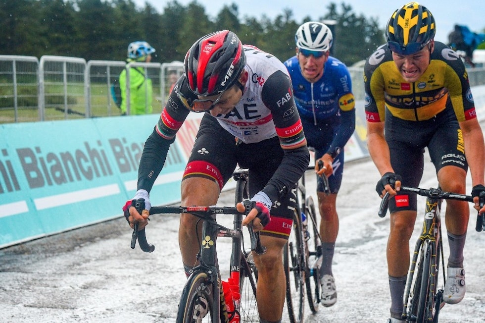 KRIGET: Tobias Foss kjempet godt på den siste klatringen torsdag. Foto: Cor Vos tobias foss giro d'italia jumbo-visma(2)