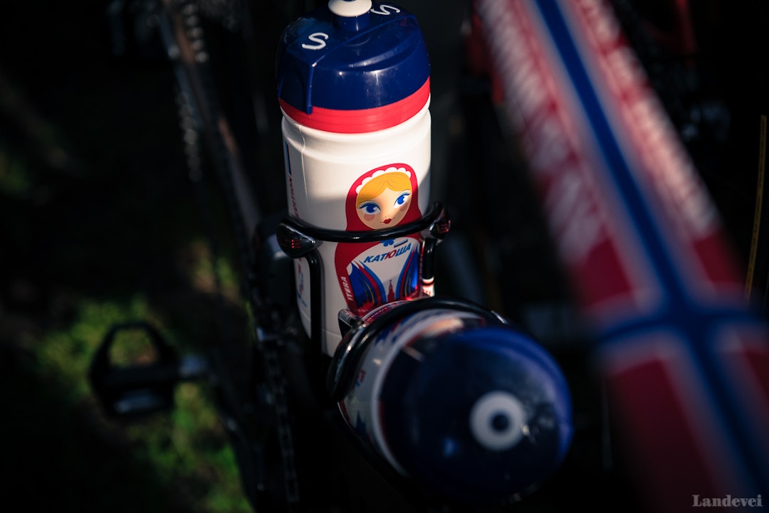 LEKKERT: Flaskene til Katusha har lekre russiske dokker på. LEKKERT: Flaskene til Katusha har lekre russiske dokker på.