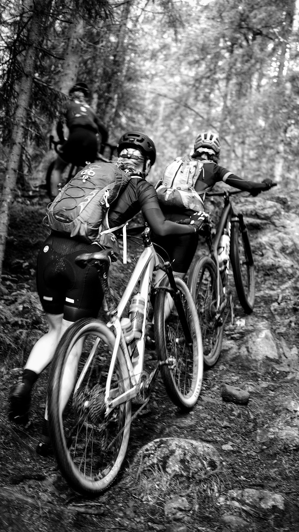 GRINDER: Arrangementets tittel "Oslo Gravel Grinder" var ikke tilfeldig. 95 prosent av de 261 kilometerne var grus. 13 av dem var annet underlag. Foto: Arjan Boldingh Oslo Gravel Grinder 2020 var 261km lang