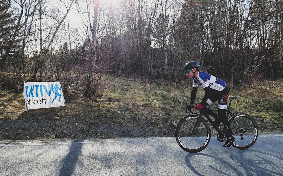 MARGINALT BAK: Jahn Frederik Grue hadde noe teknisk underveis, og endte til slutt to minutter bak Jon Breivold. Foto: Gudmund Toverud Høglund. jon-breivold-everesting-4-2