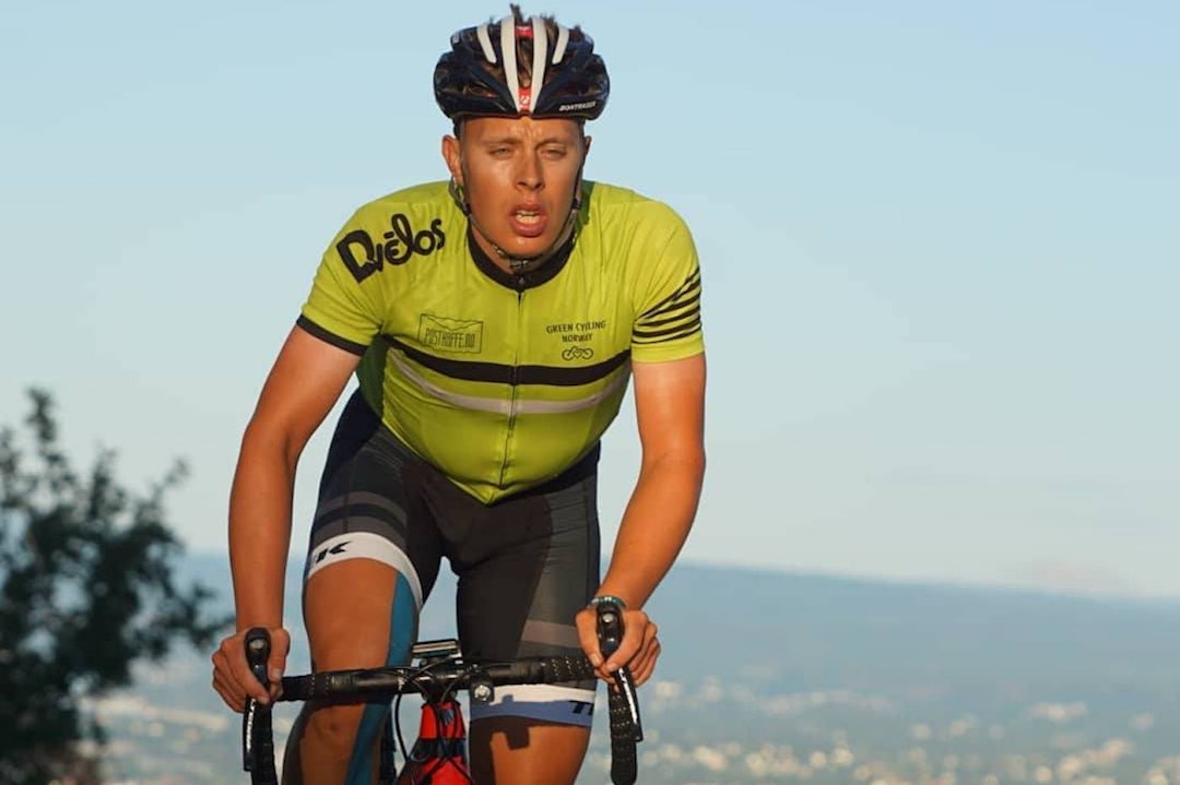 MOTIVERT: Jonas Orset satte rekord på 10 000 høydemeter under Hope Challenge i august. Nå vil han gjenta bragden. Foto: Bjørn Saksberg Jonas Orset - Hope Challenge 2018 - Bjørn Saksberg 1400x933