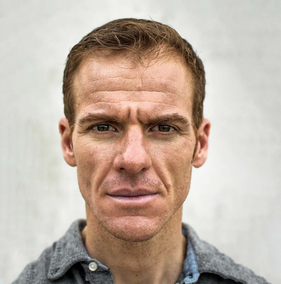 IKON: Adam Hansen er en atypisk og mangefasettert proffsyklist. Han forsker på trening og ernæring, kjører vitenskapelige utstyrstester, produserer sine egne sykkelsko i karbon og er bosatt i Tsjekkia. Foto: Marcus Liebold.