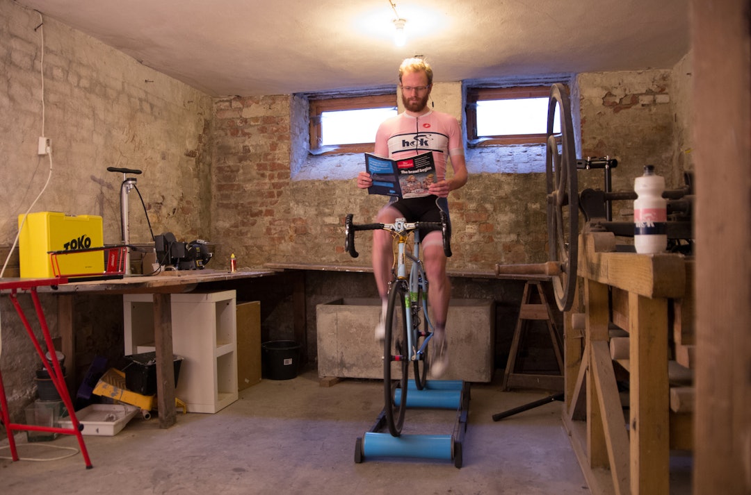 Lars Blesvik, lagkaptein i Holmenkollen CK, bruker mye tid i mannehulen, fordelt på både balanserulle og fastrulle avhengig av formålet med økta. Foto: Privat Lars Blesvik Rulle - privat 1400x924