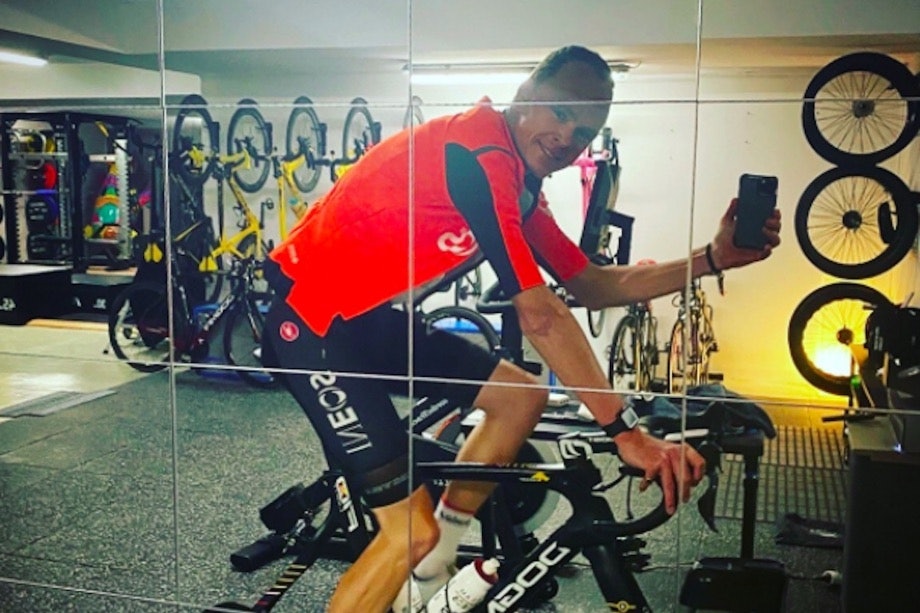NYTT LAG: Chris Froome er ryktet til nytt lag før Tour de France. Sykler han TDF på Zwift for Israel Start Up Nation kanskje? Foto: Chris Froome. cris froome trener å zwift