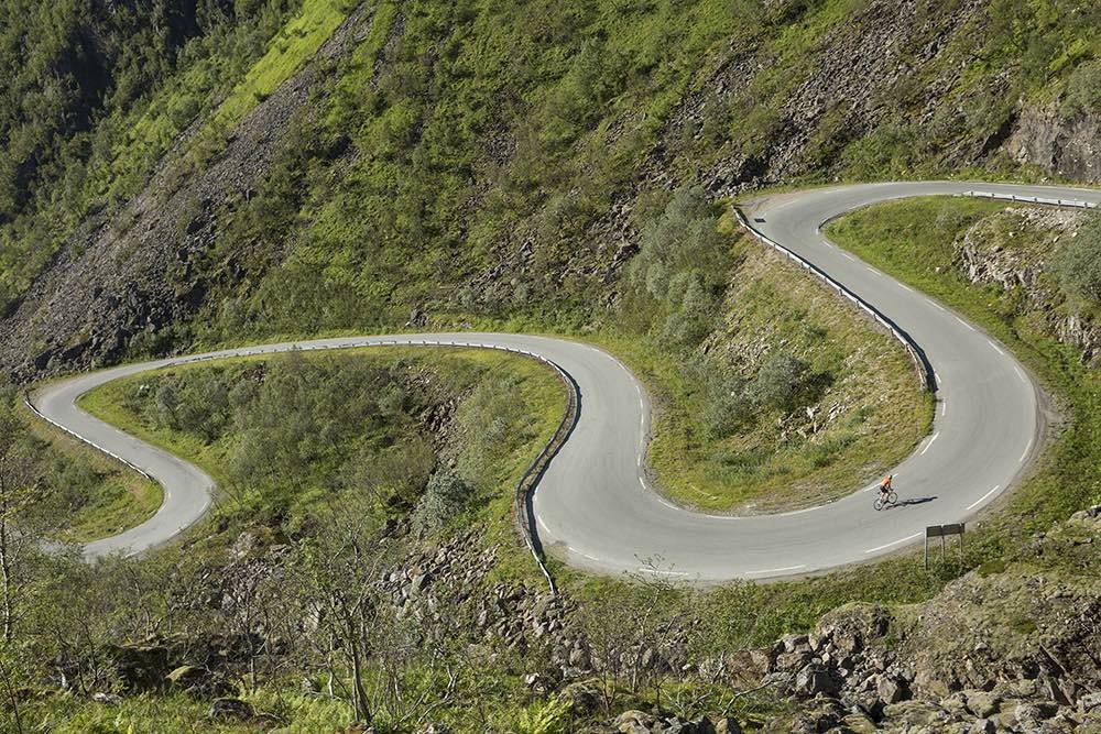 SLANGE: Hvor er vi nå? Denne slangen av en vei kan du lese mer om i «Bakker og berg». SLANGE: Hvor er vi nå? Denne slangen av en vei kan du lese mer om i «Bakker og berg».