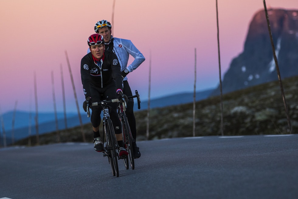 Jotunheimen Rundt 2018 Foto: Per-Eivind Syvertsen Jotunheimen Rundt 2018 dawn duo - Per-Eivind Syvertsen