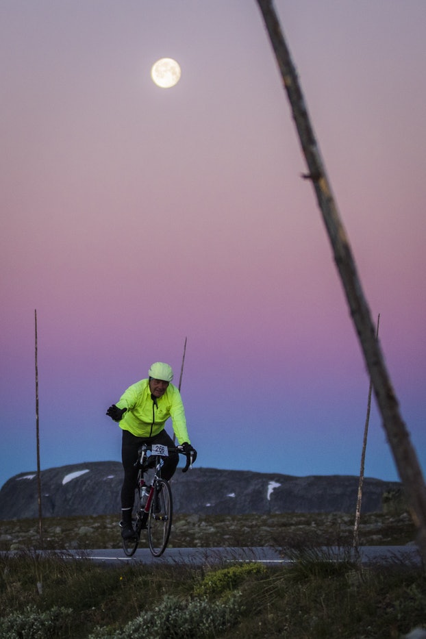 Jotunheimen Rundt 2018 Foto: Per-Eivind Syvertsen Jotunheimen Rundt 2018 moonlight - Per-Eivind Syvertsen