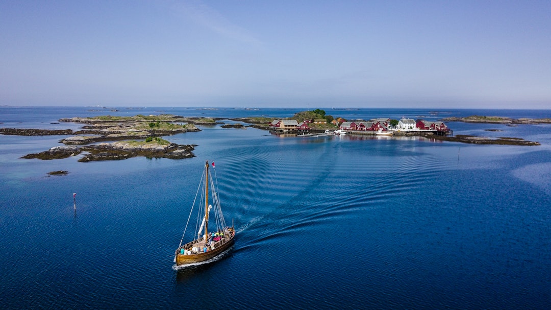 HEI HÅHOLMEN: Noe særlig mer eventyrlig går det vel knapt an å starte en sykkeltur. Bilde: Magnus Roaldset Furset HEI HÅHOLMEN: Noe særlig mer eventyrlig går det vel knapt an å starte en sykkeltur. Bilde: Magnus Roaldset Furset