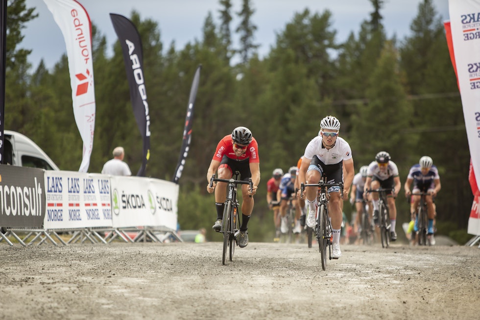 TØFT: Det ble spurtet i gruppe etter gruppe på dagens etappe. Foto: Pål Westgaard Stage 2 finish Kristoffer Ylven Westgaard - Pål Westgaard 1400x933