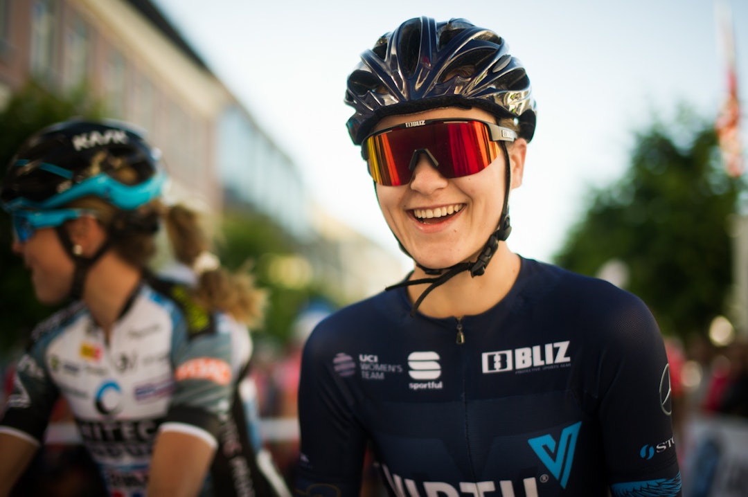 HAPPY: Katrine Aalerud var fornøyd også før start. Foto: Henrik Alpers