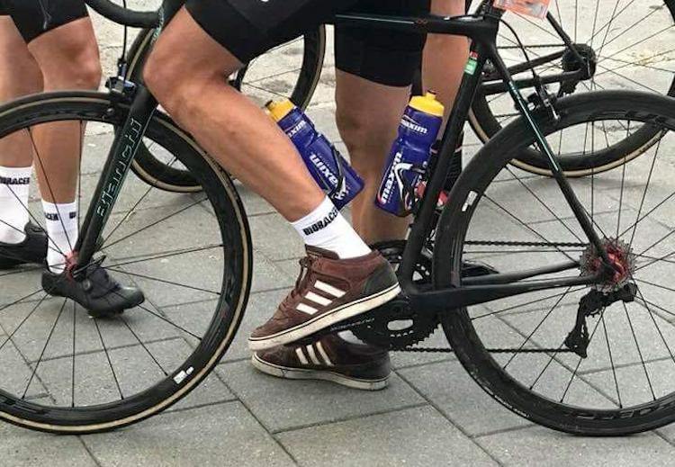 JOGGESKO: Slik syklet Øistein Olsen i 24 mil. Foto: Per Christian Eidevik Øistein OLsen UCK Trondheim-Oslo 2018 - Foto Per Christian Eidevik 750x