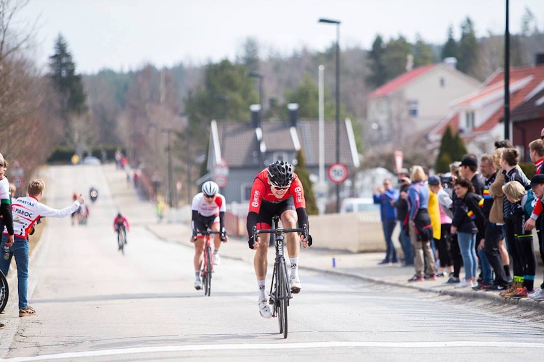 KLAR SEIER: Erik Wendelborg traff med taktikken og syklet over streken med god margin ned til Jonas Iversby Hvideberg på andreplass. Foto: Pål Westgaard Erik Wendelborg - Jonas Iversby Hvideberg - Stjernetråkken 2018 - Pål Westgaard 1400x933