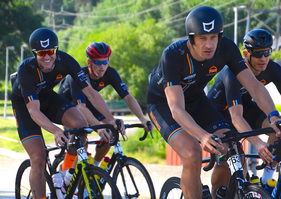 Endre Nyhagen og Pål Bjørke (foran) Foto: Bixi Robertsen Endre Nyhagen - Pål Bjørke front - Mivai Express Kristiansand-Hovden Colorline Tour 2018 2 - Bixi Robertsen 1400x
