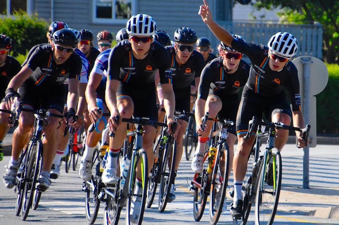 KNIRKEFRITT: Selv om mange av rytterne ikke hadde syklet på samme lag før, gikk rulla knirkefritt fra start til mål. Foto: Bixi Robertsen Mivai Express Kristiansand-Hovden Colorline Tour 2018 4 - Bixi Robertsen 1400x933