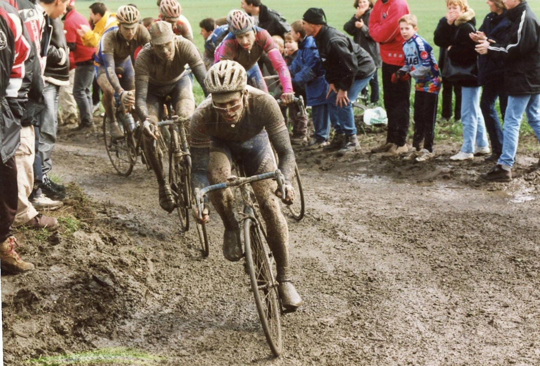 FÅTT: Det er meldt regn på søndag, er vi heldige blir Paris-Roubaix slik. Foto: Cor Vos.