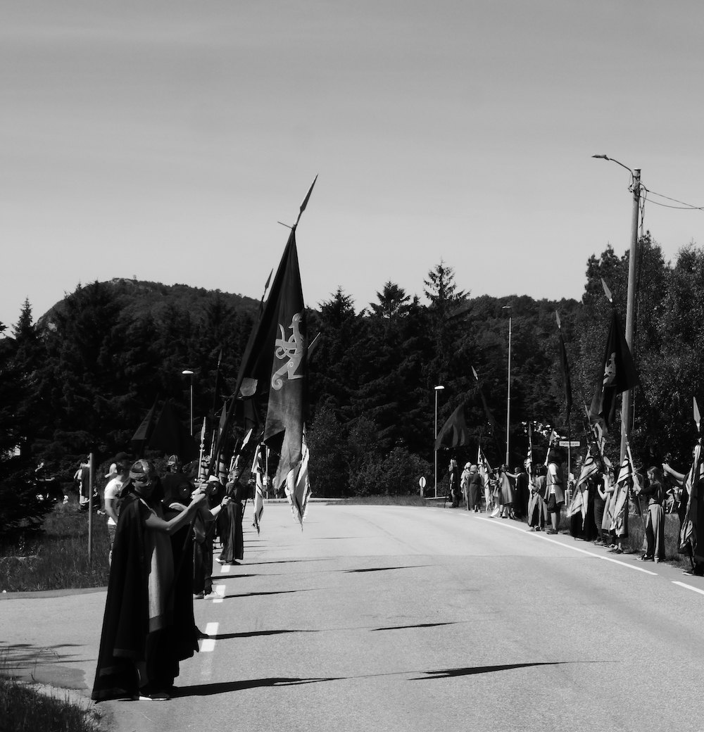 VIKINGER: Lindesnes er fullt av sagn. Vikingene som ventet rytterne utenfor Spangereid hadde en stri tørn i solen (og luktet sannsynligvis som ekte vikinger etter hvert). Foto: Geir Stian Ulstein Vikings Foto Geir Stian Ulstein 1000x