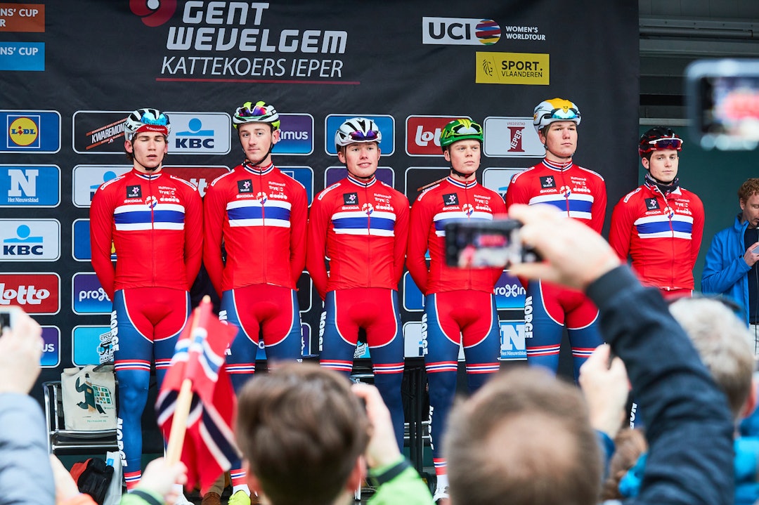 LANDSLAGET: juniorlandslaget sikret seg en pallplass med Søren Wærenskjold på første ritt i Nations Cup 2018. Foto: Håkon Mæland Juniorlandslaget menn Gent-Wevelgem 2018 - Håkon Mæland 1400x933