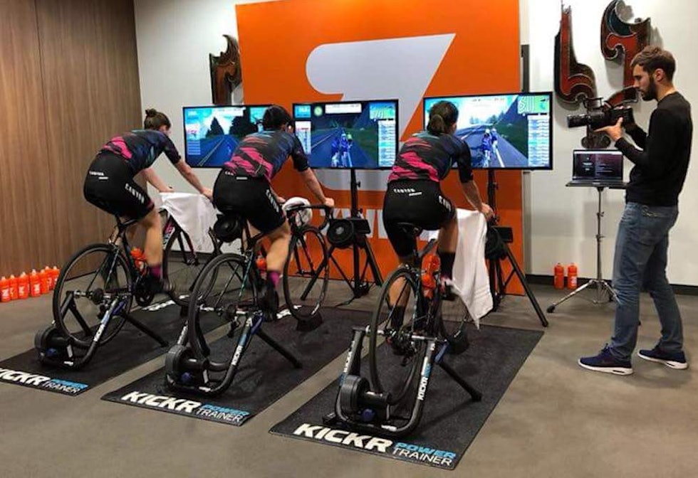 FINALIST: Siri Hildonen var en av tre finalister i Zwift Academy 2017. De kjempet om proffkontrakt med World Tour laget Foto: Canyon/SRAM Siri Hildonen - Zwift Academy finale 2017 - Foto Canyon Sram 1000x