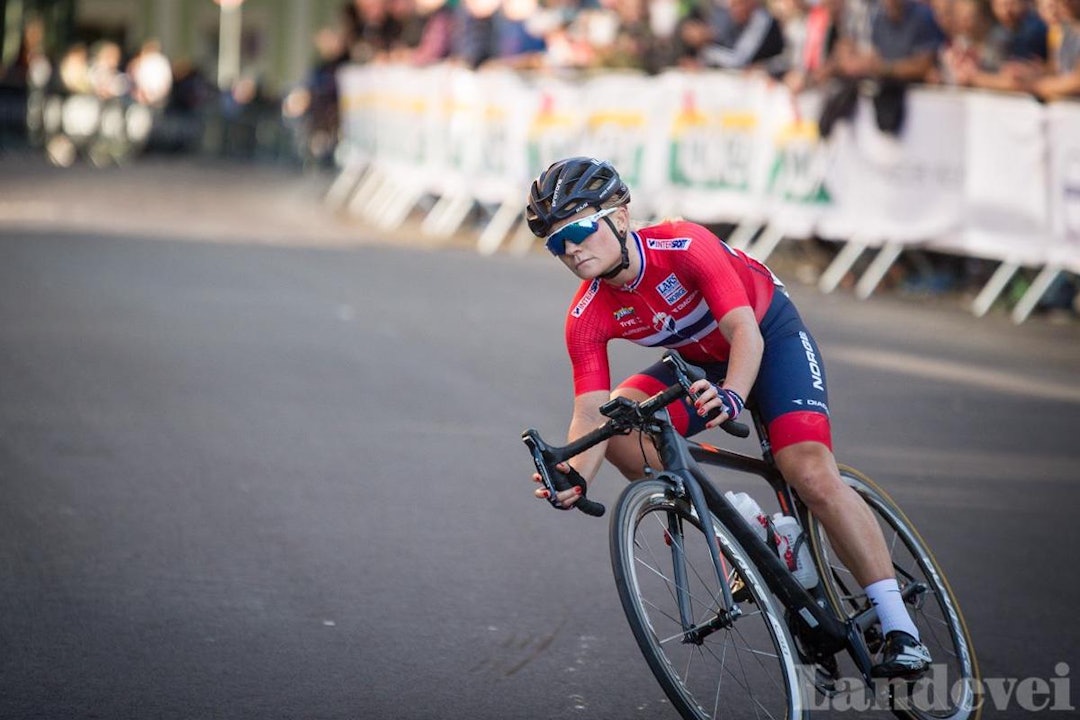 FORSVINNER UT: Emilie Moberg er ferdig i Hitec etter mange år som stjernerytter i stallen. Foto: Henrik Alpers Emilie Moberg - Henrik Alpers 1200x800