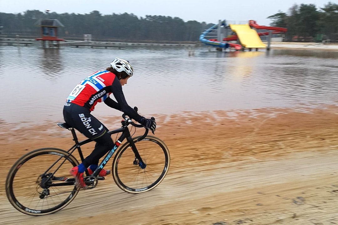 Gjertrud Bø fikk overtaket på konkurrentene på andre runde, der hun taklet sanden best. Foto: Lars Kabbe Gjertrud Bø - kross-VM 2017 - Lars Kabbe 1400x933