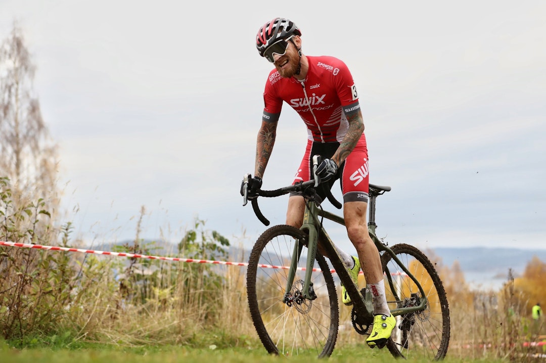 LEDER: Morten Vaeng reiser til Bergen med 90 poengs forsprang på sammenlagtseieren i kross-Norgescupen etter seks av åtte ritt. Foto: Ola Morken Morten Vaeng - Mjøskross 2017 - Ola Morken 1400x933