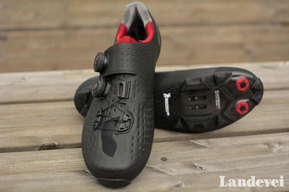 TUPP: Tuppene på skoene har et lag med motstandsdyktig hardgummi som forhindrer slitasje på selve skoene. Foto: Marcus Liebold.