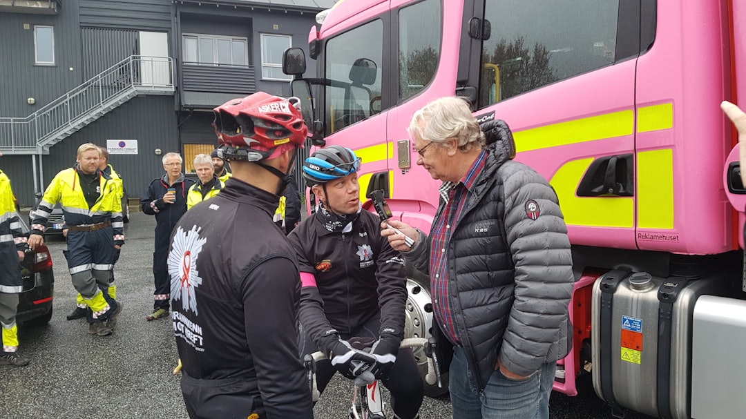 Ketil Tærum interview w NRK Hordaland - Oslo-Bergen 2017 - Foto Brannmenn mot kreft 1400x copy