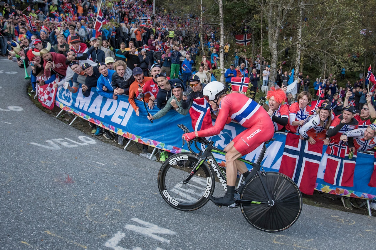 FOLKEFEST: Edvald Boasson-Hagen forserer Fløyen under VM i Bergen i 2017. Arkivfoto: Kristof Ramon