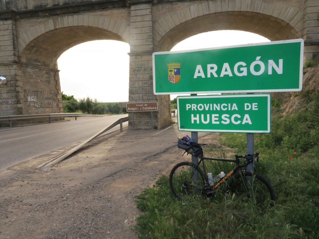 HUESCA: Ut av Katalonia, inn i Aragon og Huesca.