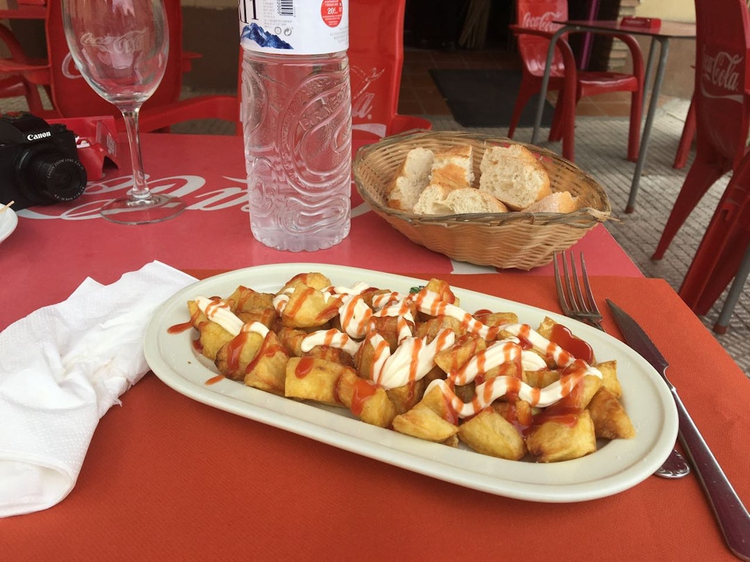 POTET: At Norge kalles for potet-land er ikke helt rettferdig overfor Spania. De elsker sine patatas bravas i Spania. POTET: At Norge kalles for potet-land er ikke helt rettferdig overfor Spania. De elsker sine patatas bravas i Spania.