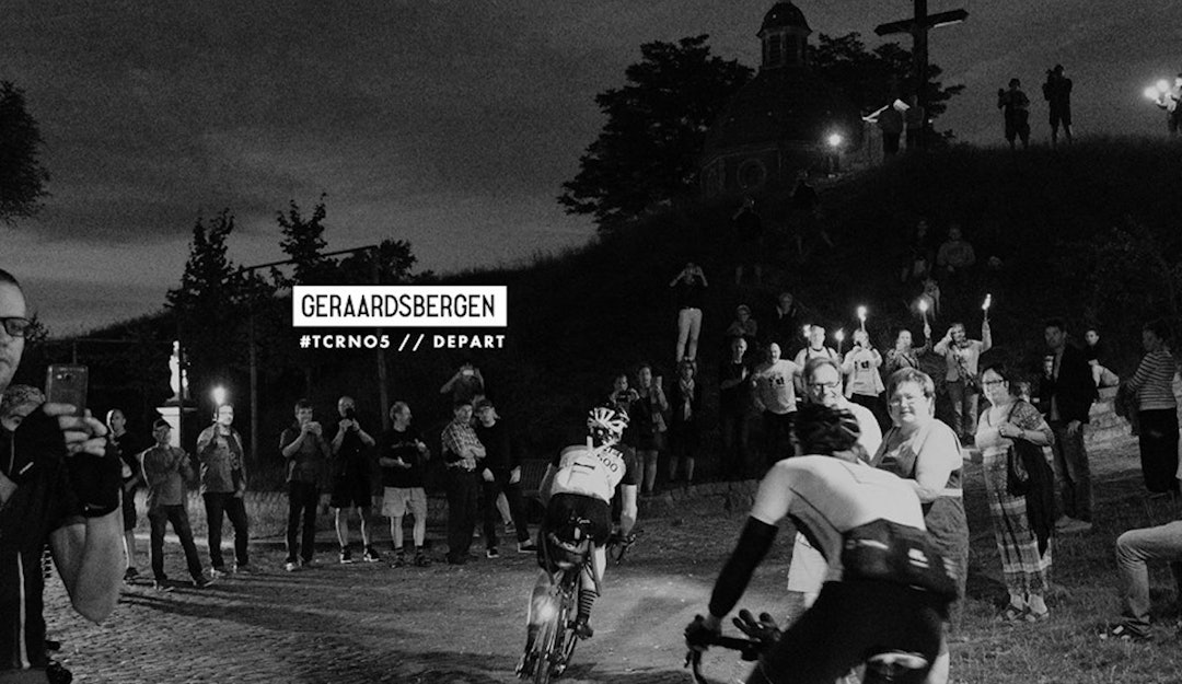IKONISK START: De Muur i Geerardsbergen i Belgia var årets Grand Depart for Transcontinental Race No 5. Foto: TCR Transcontinental depart - TCR 1400x811