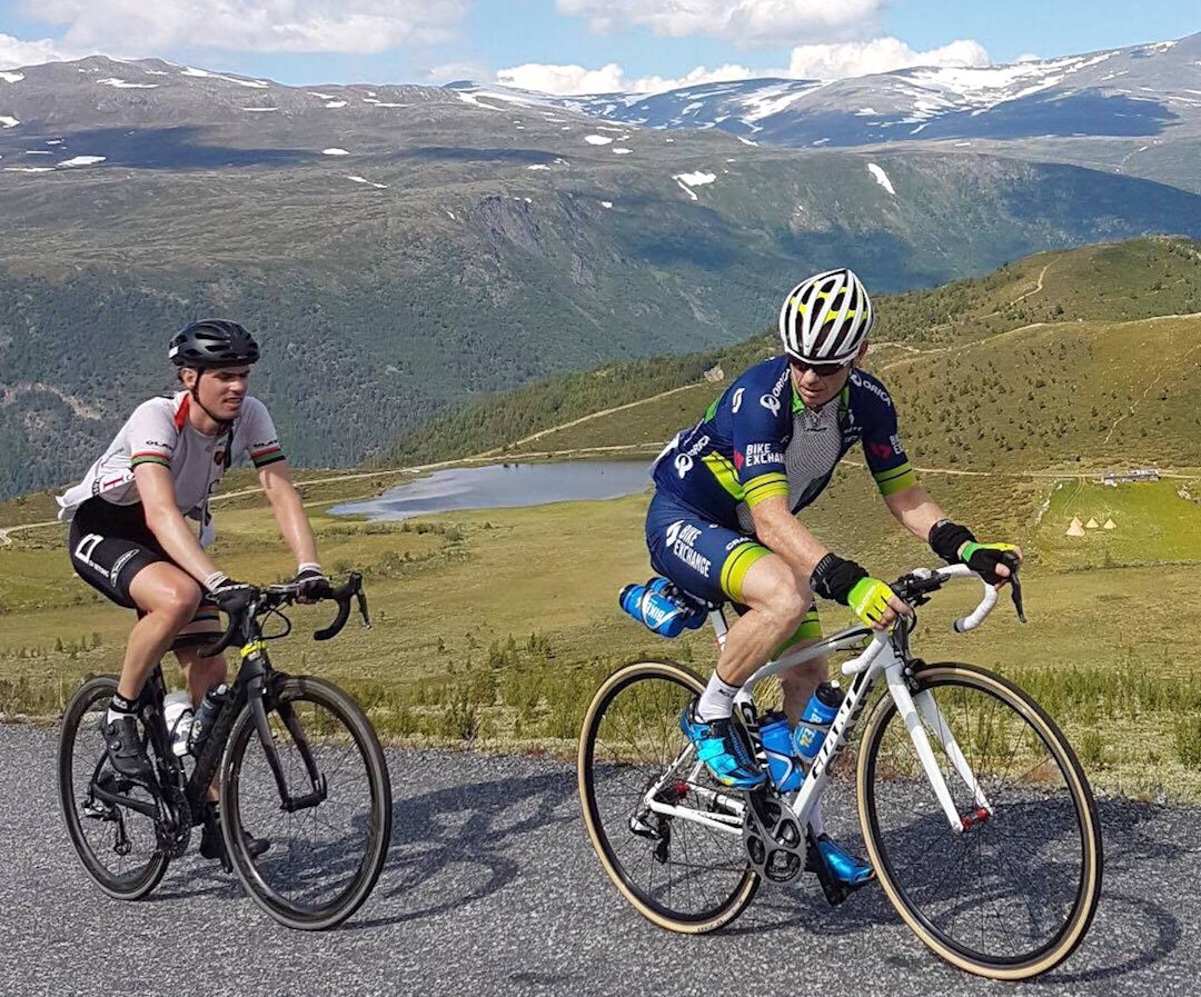 SEIGT: Per Arvid Gimre (til venstre) måtte se seg slått på første etappe, og den luka sliter han fortsatt med å tette halvveis gjennom etapperittet. Foto: Morten Andreas Løchen Per Arvid Gimre - Jelle Winja - Juvass VT 2017 - Morten Andreas Løchen 1400x