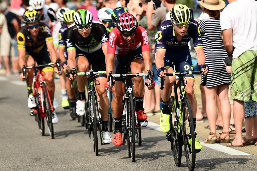 TAKTISK SPILL: På slutten av etappen ble det luring mellom rytterne i bruddet. Edvald Boasson Hagen droppet det taktiske spillet og utmanøvrerte konkurrentene med rå styrke. Foto: letour.fr TAKTISK SPILL: På slutten av etappen ble det luring mellom rytterne i bruddet. Edvald Boasson Hagen droppet det taktiske spillet og utmanøvrerte konkurrentene med rå styrke. Foto: letour.fr