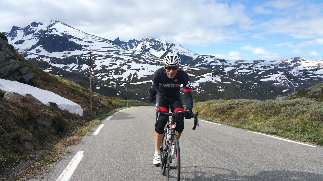 REKORDJEGEREN: Maxim Golev har ambisjoner om å inneha flest everestinger i Norges Foto: Privat Maxim Golev 2016 - Foto Privat 1400x788